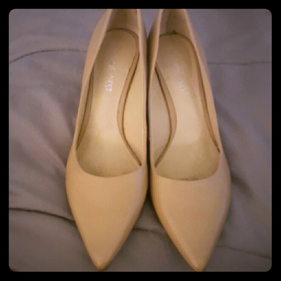 Tan 1 inch Nine West leather heels