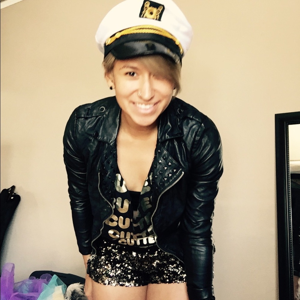 Meet your Posher, Tigerlily