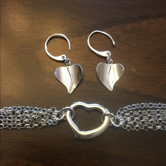 Silver Heart earrings and bracelet set - Picture 1 of 4