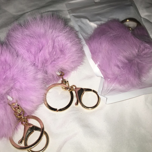 PURPLE FAUX FUR KEYCHAIN - Picture 3 of 4