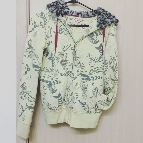 Nollie hoodie in chartreuse with snow leopard hood