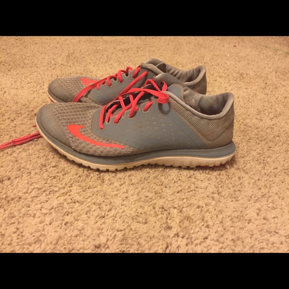 Nike tennis shoes