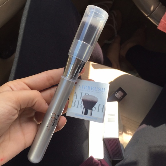 iT Cosmetics Airbrush Foundation Brush
