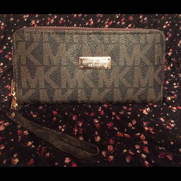 Michael Kors Wallet/Wristlet