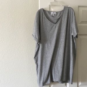 Gray t shirt