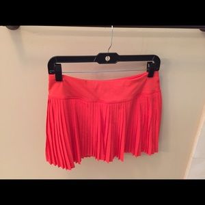 Lululemon Pleat to Street II Size 6