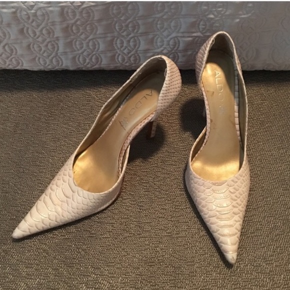 Beautiful heels size 8