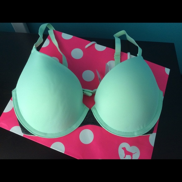 PINK Victoria's Secret Wear Everywhere Bra