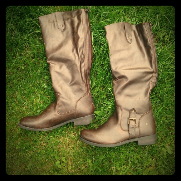 Brown boots