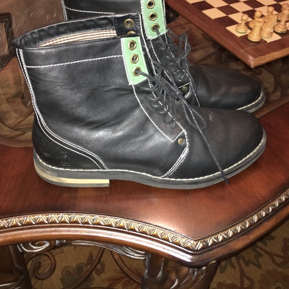 Men's Boot! Like New Only Worn Once!! - image 1