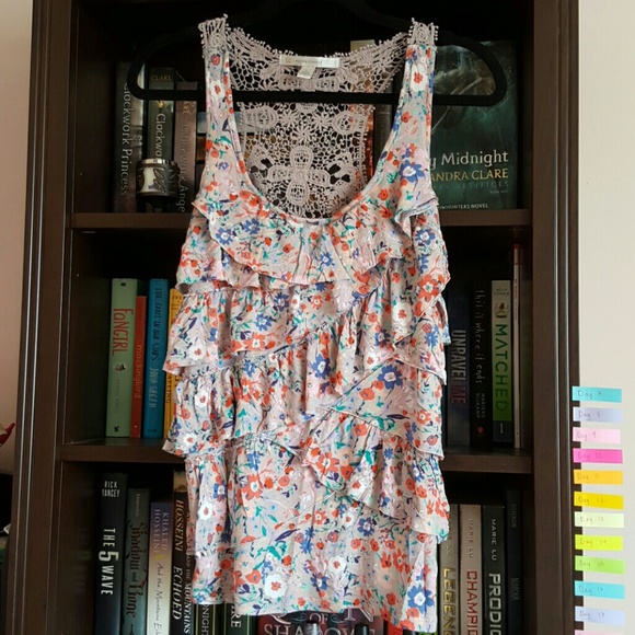 Lauren Conrad lace back shirt in floral design - Picture 1 of 3