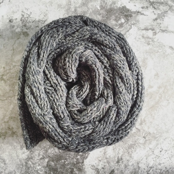 Chunky Gray Abercrombie & Fitch Scarf