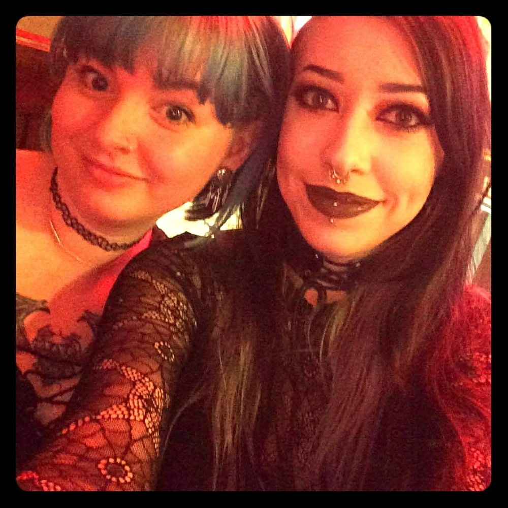 Meet your Posher, Vee