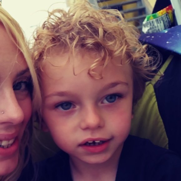 ✌MEET YOUR POSHER💋 - Picture 7 of 8