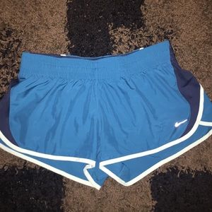 Ladies Nike Drifit Shorts Sz L