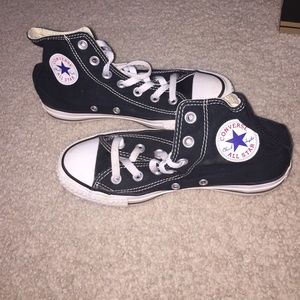 black converse high tops