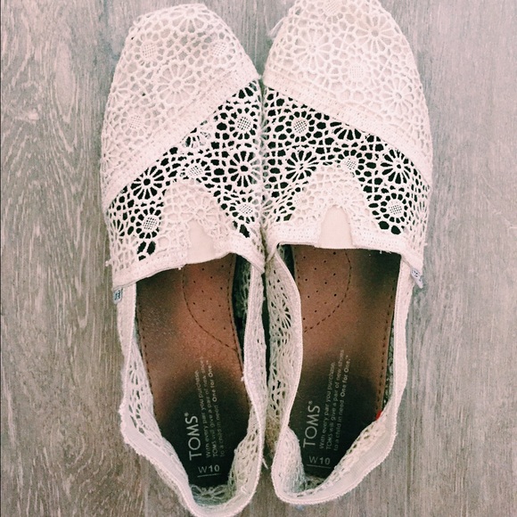 TOMS Shoes - White Crochet Flower TOMS