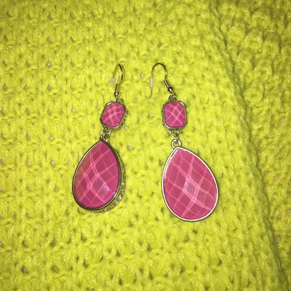 Fuchsia and Gold with little diamond earrings