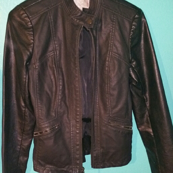 *MAKE AN OFFER!* Faux Leather Jacket