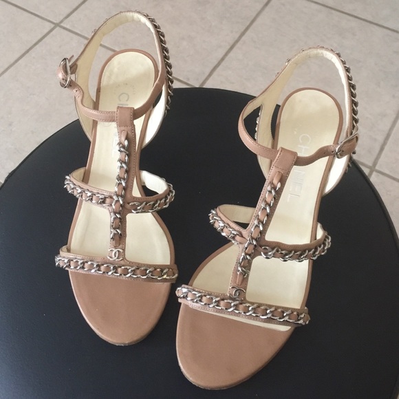 ✖️✖️✖️SOLD✖️✖️✖️Chanel block heels 37/6.5US - Picture 1 of 4