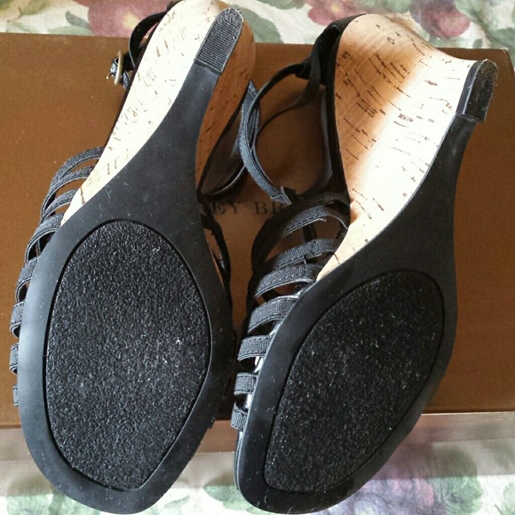 Black wedge strap heels - Picture 3 of 4