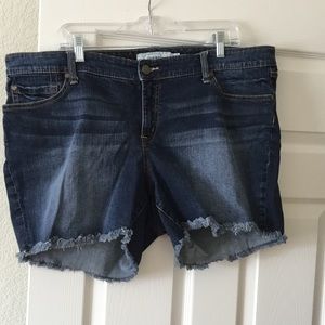 Torrid cut off shorts in very good condition