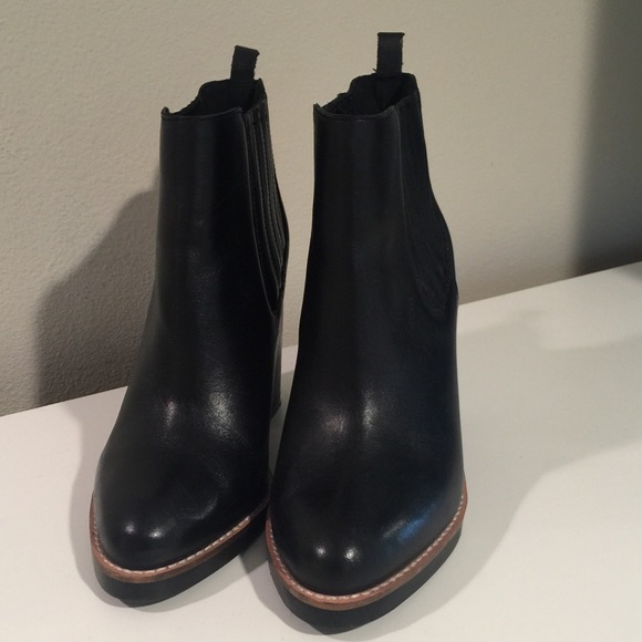 ❌SOLD❌Booties - Picture 2 of 4