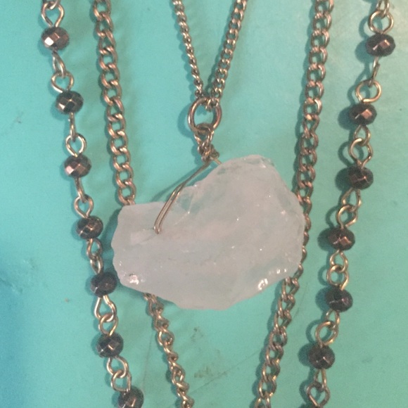 Cute layered boho necklace - Picture 2 of 4