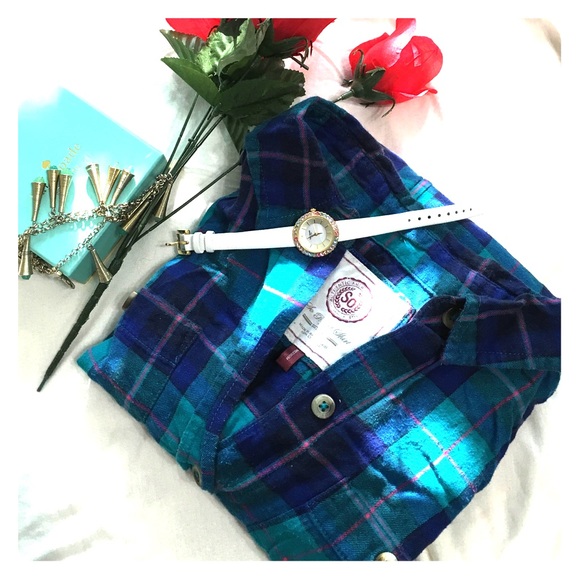 American Vintage Tops - Flannel shirt button down 😊