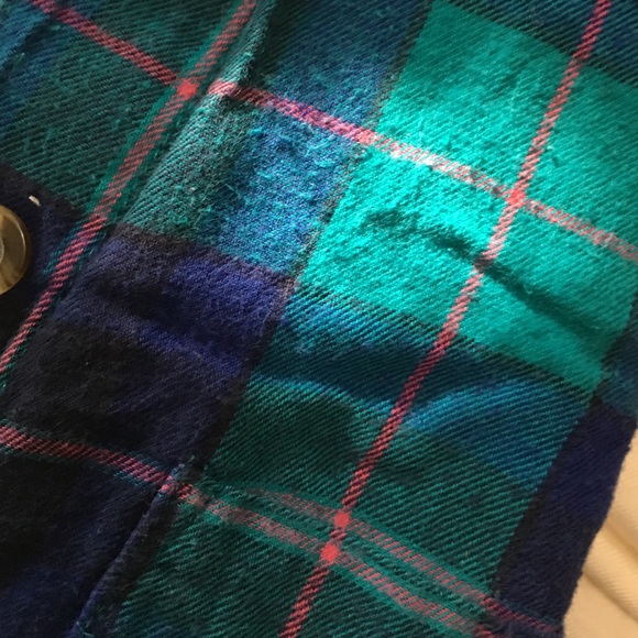 Flannel shirt button down 😊 - Picture 3 of 4