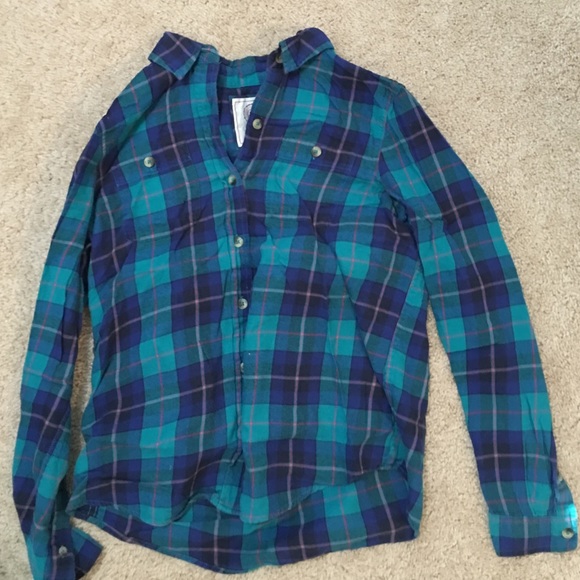 Flannel shirt button down 😊 - Picture 4 of 4