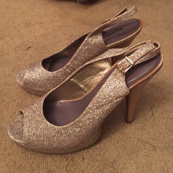 Beautiful Sparkle Heels!! Great for a night out!