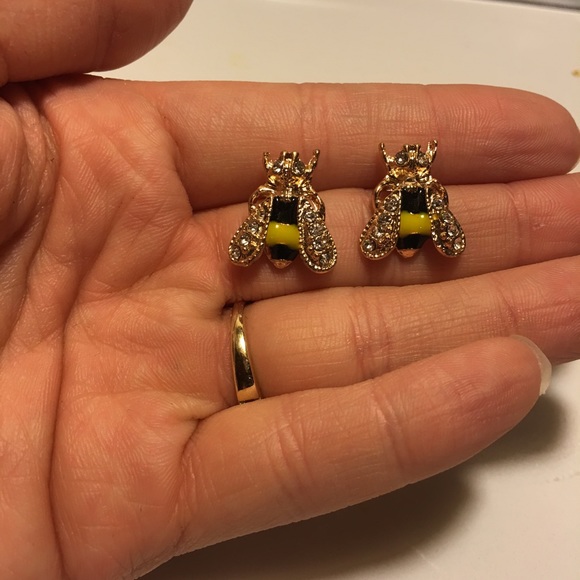 Bumble bee studs - Picture 2 of 2