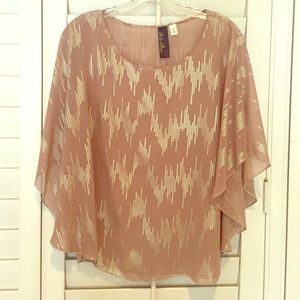 Fun, shimmery top!