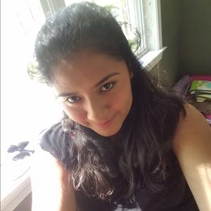 Meet your Posher, Estefania