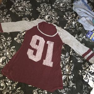 Maroon quarter sleeve shirt