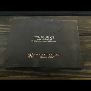 Anastasia Beverly Hills Contour Kit