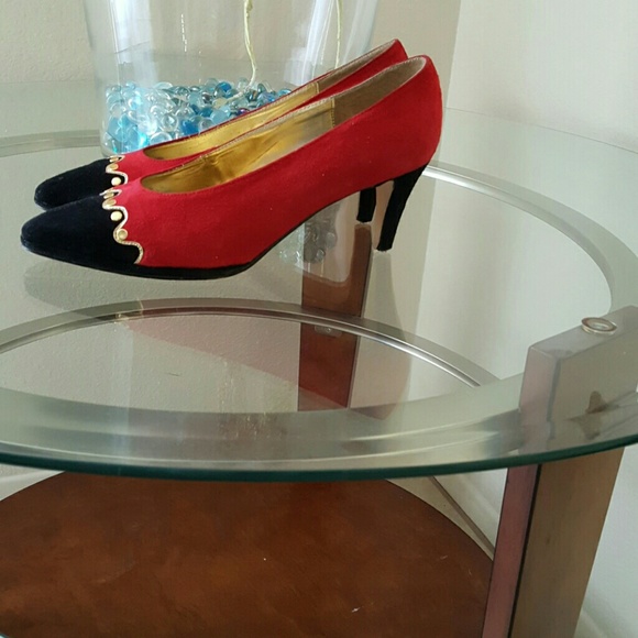 Shoes - Picture 3 of 4