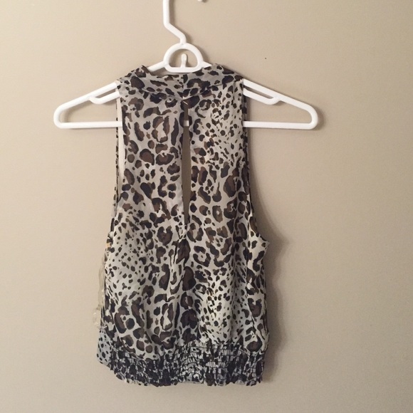 GOING OUT TOP - Picture 2 of 4