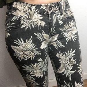 Tropical Print Jeans Cotton On
