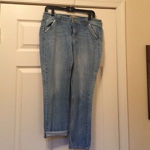 Democracy light blue boyfriend type crop Jean