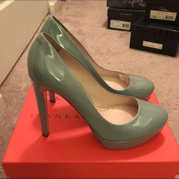 Miu Miu Patent Leather Pumps - Picture 2 of 4