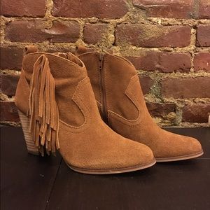 NWT Steve Madden Tan Ohio Suede Booties - Size 8.5