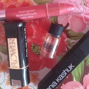 Random makeup bundle