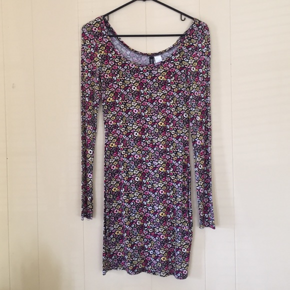 Floral form fitting dress from H&M - Picture 1 of 3