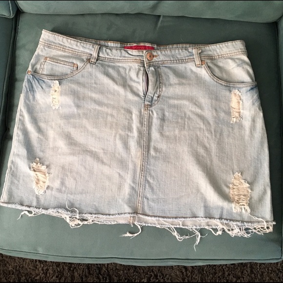 Pure energy 20 denim skirt destroyed target