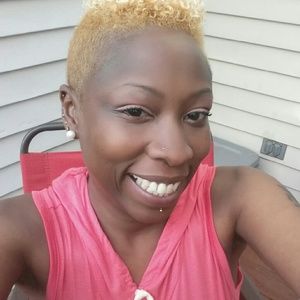 Meet your Posher, Deneen