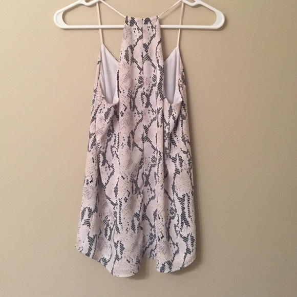 EXPRESS TANK - Picture 3 of 4