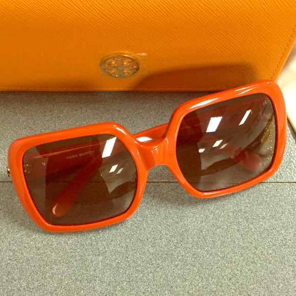 New AUTHENTIC TORY BURCH Sunshades