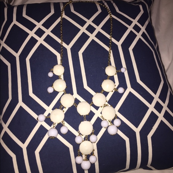 Bauble bar necklace
